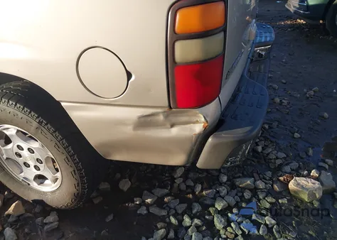 2004 Chevrolet Tahoe Ls z USA, uszkodzony, nr VIN 1GNEC13V44R286583